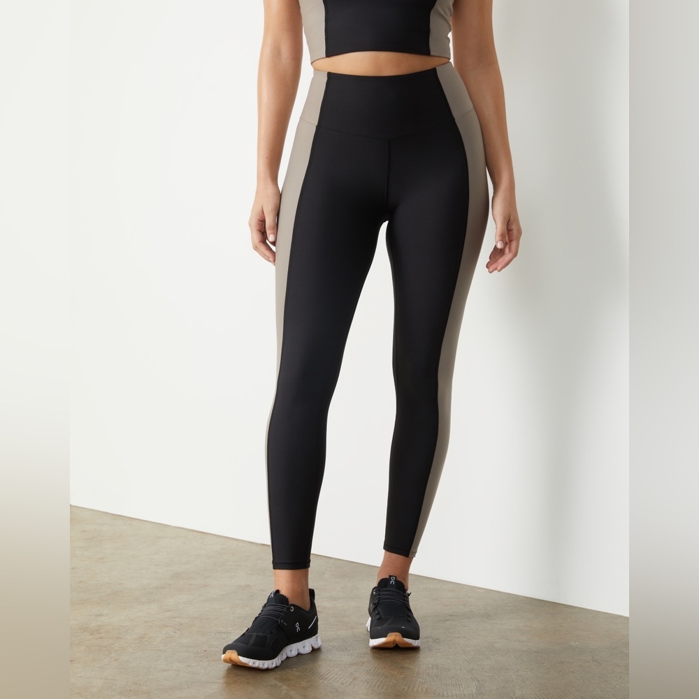 Abercrombie YPB sculptLUX 7/8-Length Legging size Medium